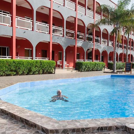 Seaview Gardens Hotel Kololi Esterno foto